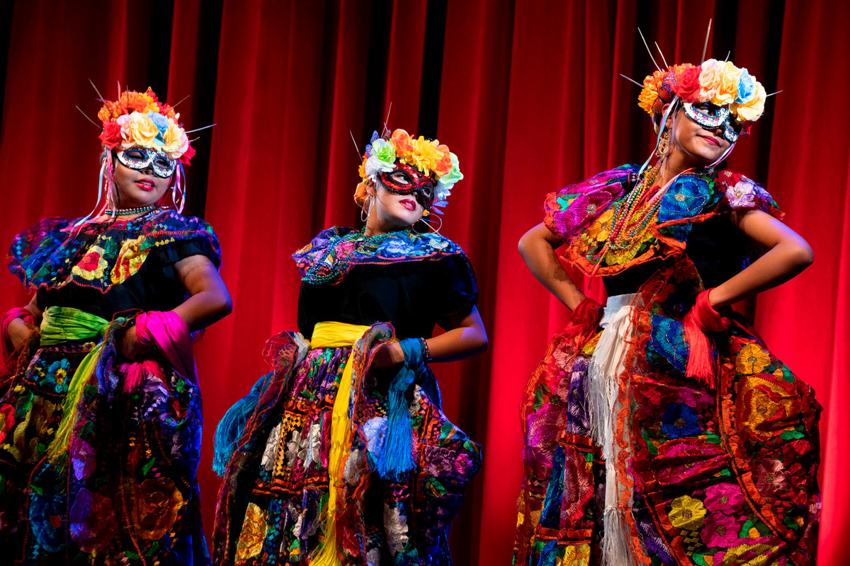 Día de Muertos celebration at the FAC. Photo by Mark Lee/Colorado College