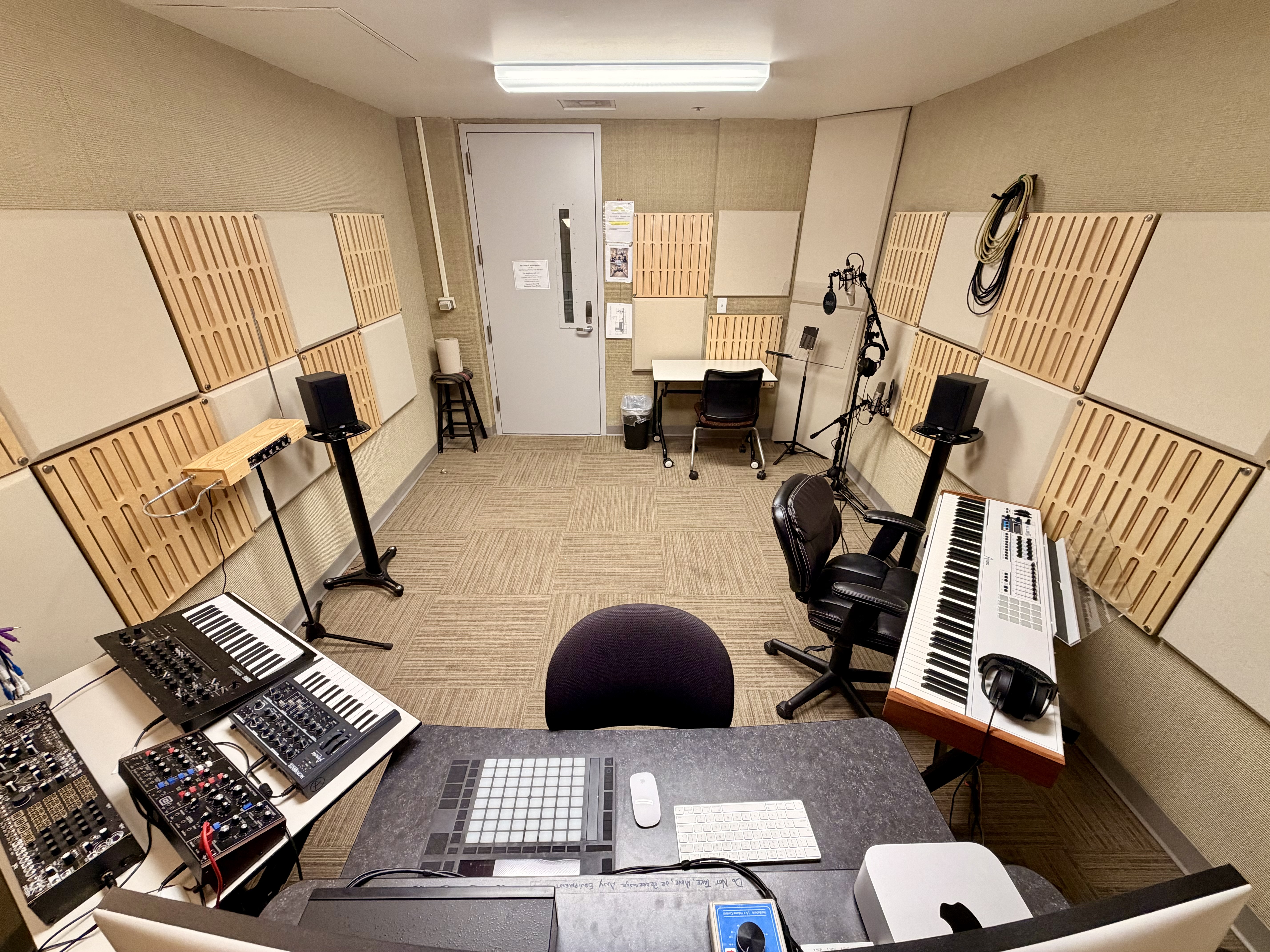 studioB_4