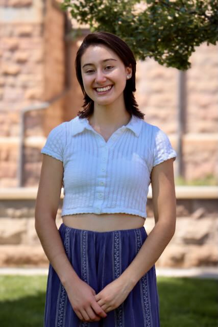 Estefania headshot
