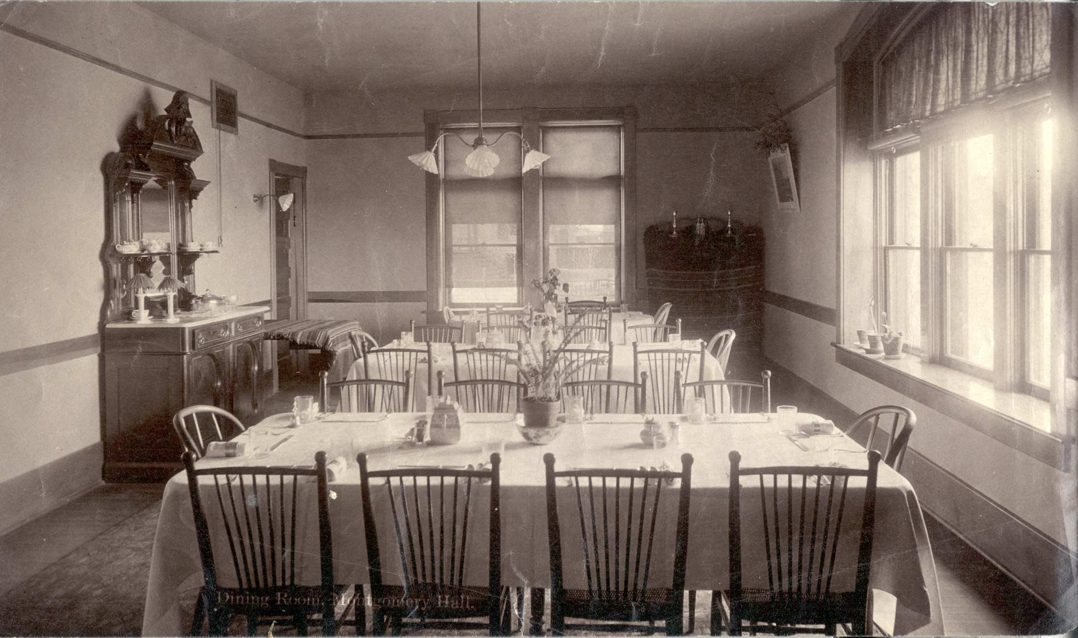Montgomery Hall dining room <span class="cc-gallery-credit"></span>