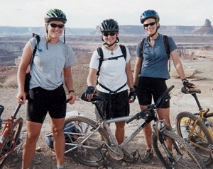 Jenny Watkins '02, Jody Donovan '01, Kris Kifer '00