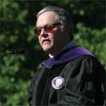 <strong>Neal Baer ’78</strong> delivers the Commencement address.