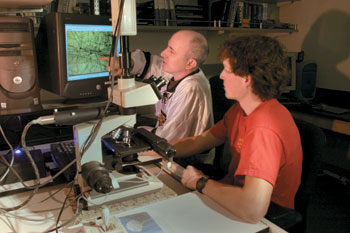 Professor Bob Jacobs and <strong>Charlie Hass ’05</strong> use a state-of-the-art Neurolucida™ system to examine branching in a human cortical dendrite