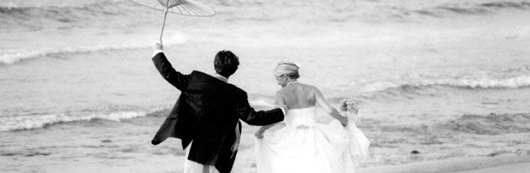 <strong>Dana Shields '82</strong> and Bob Hubbell married in Sayulita, Mexico May 18, 2002