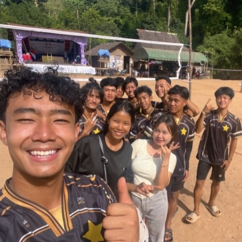 Bonner Fellow Returns to Refugee Camp to Teach