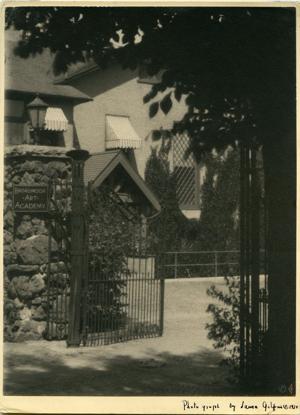 The entrance to Julie Penrose’s house and Broadmoor Art Academy in 1919. Photo by Laura Gilpin, ©Amon Carter Museum, courtesy Fine Arts Center
