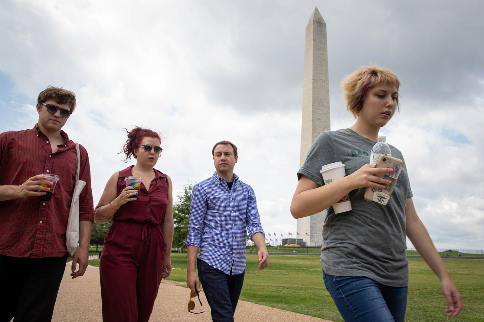 Students in the Introduction to Journalism class visit the Washington Monument in Washington, DC on June 20, 2019. Photo by Lydia Thompson.
