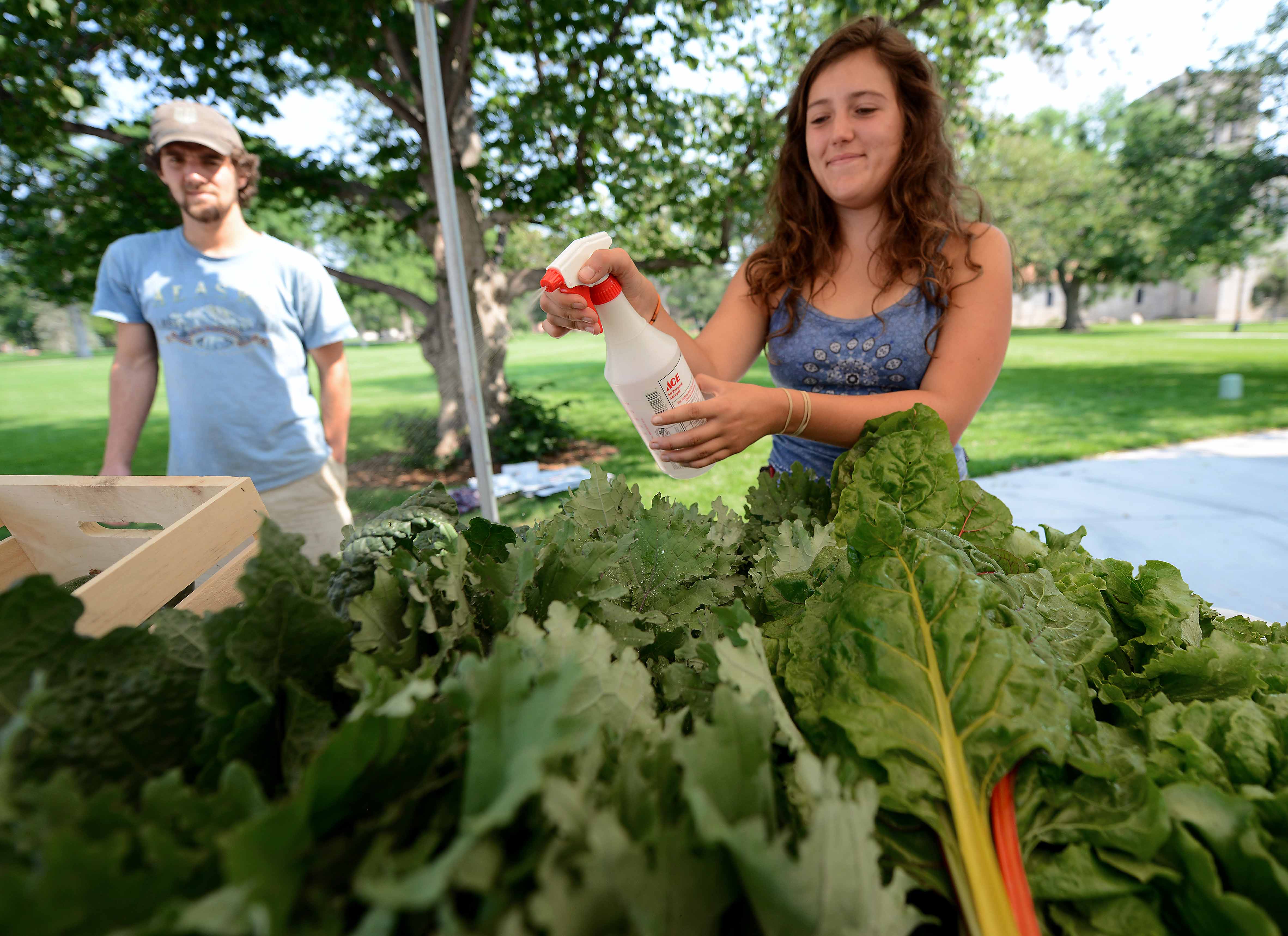 Students Host Cc Farm Stand Colorado College