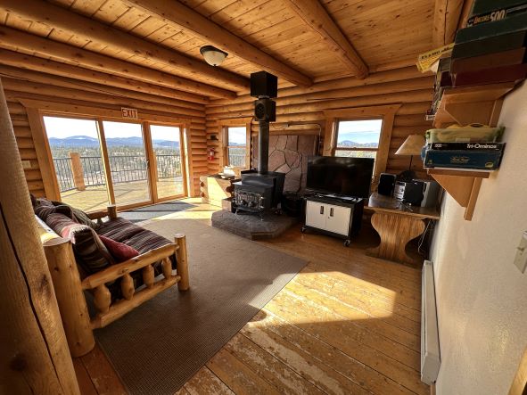 CC Cabin Woodstove <span class="cc-gallery-credit"></span>