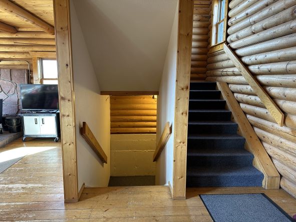 CC Cabin Stairs <span class="cc-gallery-credit"></span>