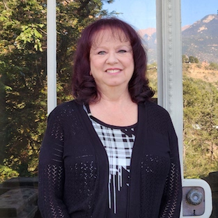 headshot of carena nelson