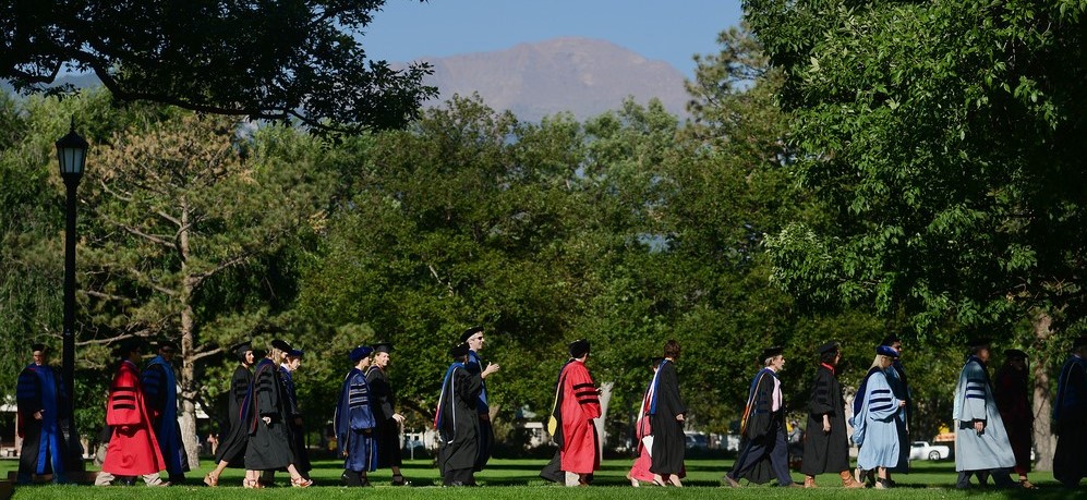 Opening Convocation outside of Shove Chapel with Pikes Peak in the background.